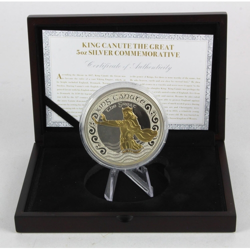 745 - British Commemorative Medal, .999 silver proof d.65mm, 155.52g: King Canute the Great 5oz Silver Com... 