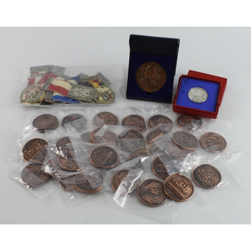 790 - GB & World Commemorative Medals (43): 30x reproduction Dassier's Kings & Queens medals; 10x Swiss sh... 