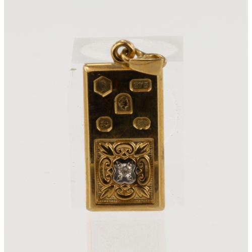 327 - 9ct yellow gold Westminster Mint limited edition 1/4 ounce ingot pendant, diamond set Tudor rose dec... 