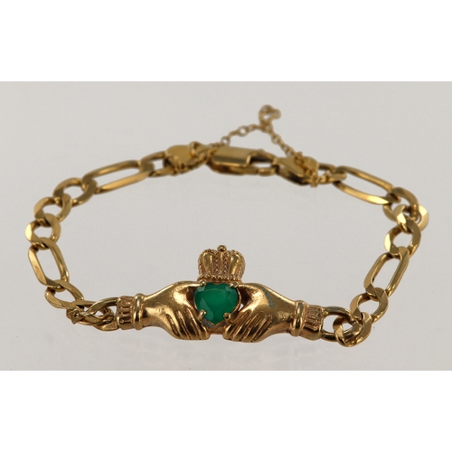 560 - Yellow gold (tests 9ct) Claddagh bracelet, set with a green paste heart, figaro links width 5.5mm, l... 