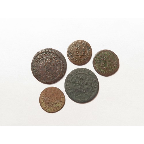 862 - Tokens, 17thC Essex, Coggeshall (5): William Guyon 1/2d 1670, fleur-de-lis, D#80, VG; Francis Lay 1/... 