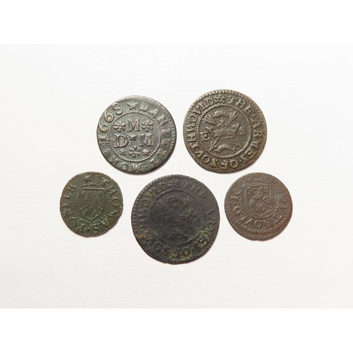 890 - Tokens, 17thC Suffolk, Southwold (5): Town 1/2d 1667, D#294, nF; the same again, aVG; Judith Luscoe ... 