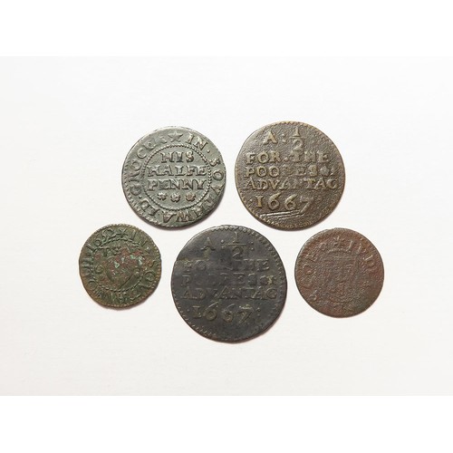 890 - Tokens, 17thC Suffolk, Southwold (5): Town 1/2d 1667, D#294, nF; the same again, aVG; Judith Luscoe ... 