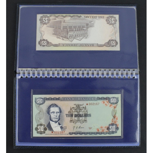 646 - Jamaica (8), 2 x Presentation sets of 4 notes in each set, 10 Dollars, 5 Dollars, 2 Dollars and 1 Do... 