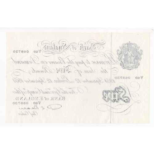 69 - Beale 5 Pounds (B270) dated 12th September 1951, serial V69 068730 (B270, Pick344) light handling de... 