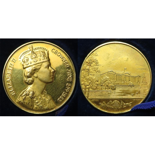 1001 - British Commemorative Medal, 9ct gold d.31.5mm, 16.35g: Coronation of Elizabeth II 1953 / Buckingham... 