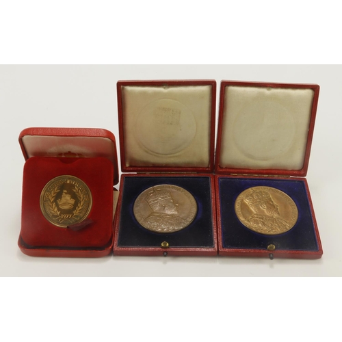 1010 - British Commemorative Medals (3) bronze: 2x Edward VII Coronation 1902 official large bronzes EF wit... 