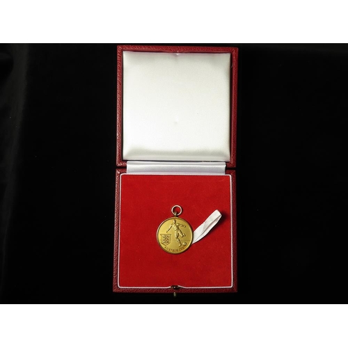 1015 - British Sporting Medal: F.A. Amateur Cup (football) Runners Up Medal, hallmarked 9ct gold 14.18g, in... 