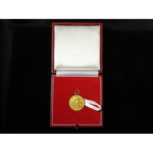 1016 - British Sporting Medal: F.A. Challenge Vase (football) Runners Up Medal, hallmarked silver-gilt 13.7... 