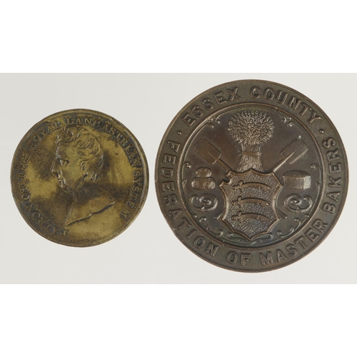 1067 - Token & Medallion (2): Brass d.28.5mm, 'Patron of the Royal Lancastrian System' portrait l. / 'The W... 