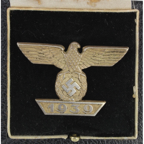 1004 - German 1st class Spange for the Iron Cross 1st class for a WW1/WW2 double winner, in fitted case.