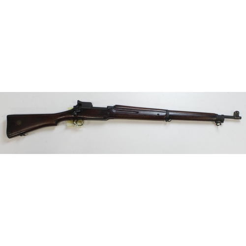 125 - Rifle, a good WW1 / WW2 P14 Service Rifle by Winchester. Calibre .303, barrel 26