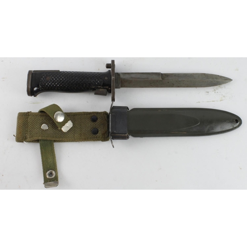 169 - US M5 knife bayonet in its plastic scabbard, blade approx 6.5