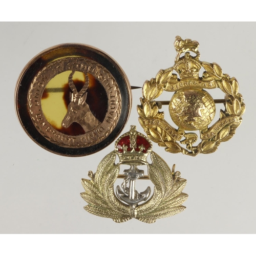 399 - Sweetheart pin badge for South Africa Regt, 9ct Gold, hallmarked for 1916. Naval sweetheart pin badg... 