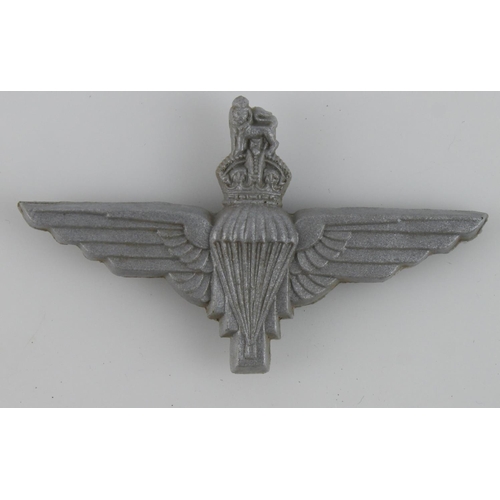 496 - WW2 British Economy Issue Parachute Regiment Plastic Cap Badge.