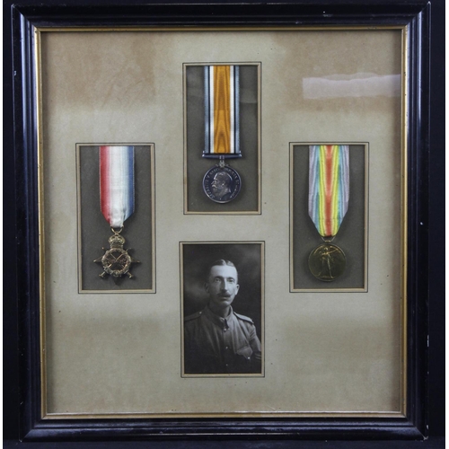 676 - 1915 Star Trio mounted in original old glazed frame with photo for (2827 Pte F Grimwood Suffolks) se... 