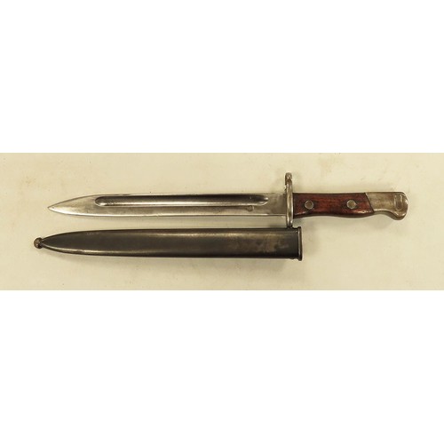 136 - Siamese M1896 Mauser bayonet (round grip screw model) in its steel scabbard, blade 24cm, in GC with ... 