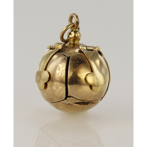 842 - Gold on silver Masonic orb fob ball/cross pendant, weight 10.1g.