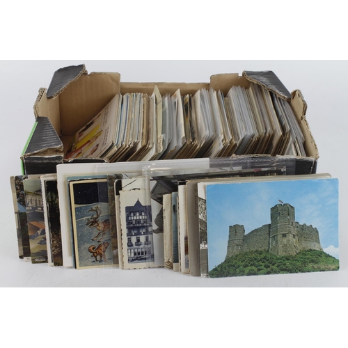 773 - Small lines box packed with mixed postcards (100's)