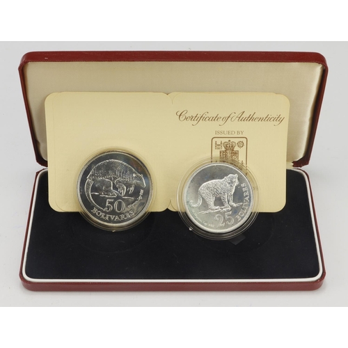 372 - Venezuela, Royal Mint/WWF conservation issue BU silver 2-coin set 1975 (lightly toned) cased with ce... 