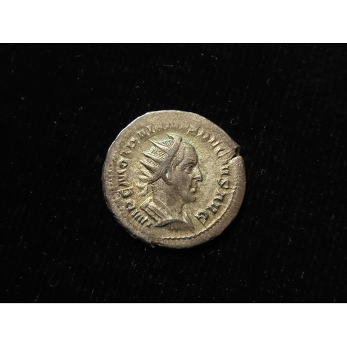 468 - Roman Imperial: Trajan Decius AR Antoninianus, Rome 250 AD, Victory stg. l. rev., RIC 29c. 4.00g. EF... 