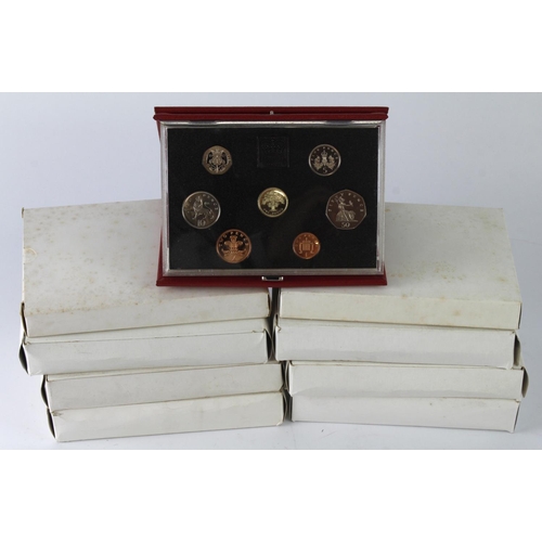 632 - GB Proof Sets (23) Deluxe Red: 1986, 1987 x2, 1988, 1989 x2, 1990 x2, 1991, 1992, 1993, 1994, 1995, ... 