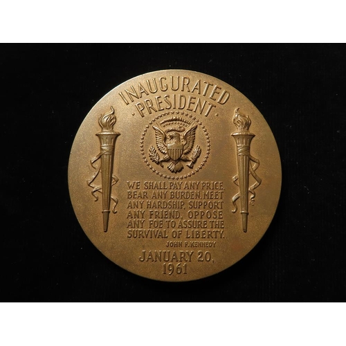 901 - USA Commemorative Medal, bronze d.75.5mm: The Inauguration of John F. Kennedy, January 20, 1961. Sig... 