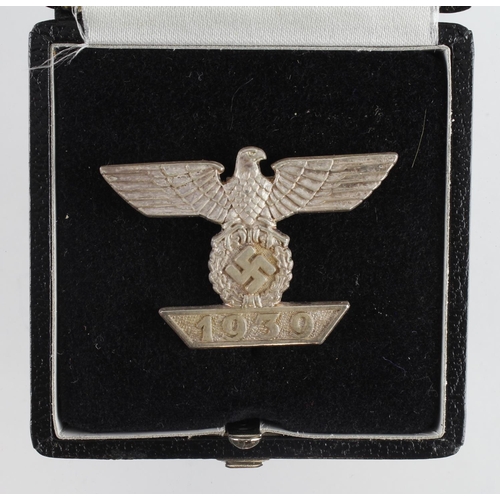 1215 - Germany from a one owner collection, an Iron Cross 1st class spange WW1 / 2 for a second award in fi... 