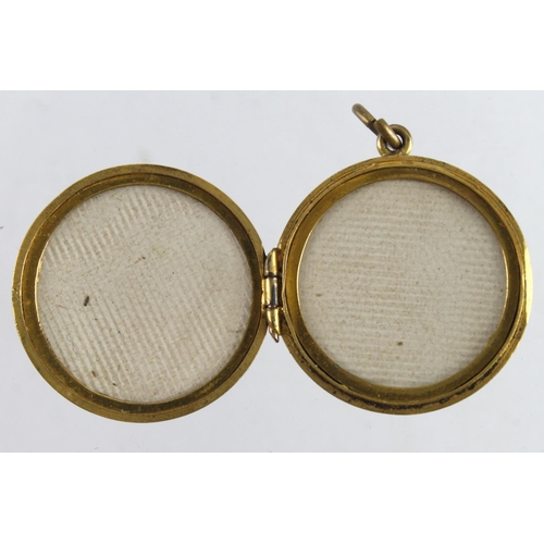 340 - Loyal Suffolk Hussars small guilt locket (WW1 or earlier)