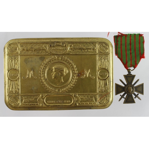 475 - WW1 Princess Mary Gift Tin (original) with a WW1 French Croix de Guerre with scarce 1914-1915 revers... 