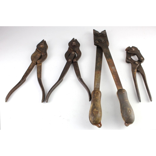 488 - WW1 wire cutters four sets some WW1 dated.