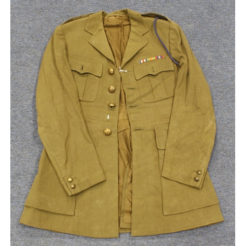 516 - WW2 Royal Horse Guards officers jacket with the rank of captain. Complete with all its correct insig... 