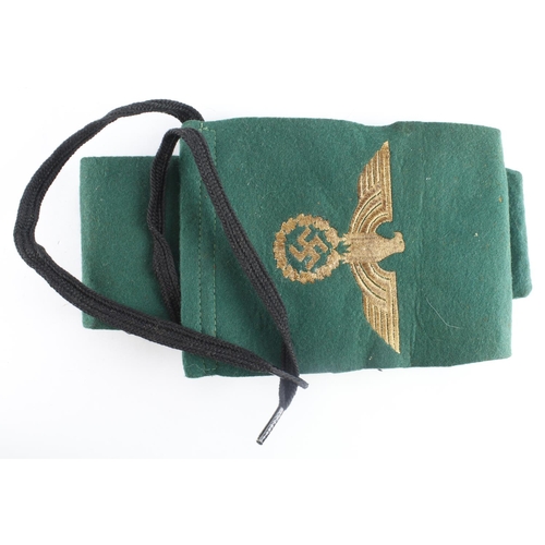 62 - German Wehrmacht Officers dagger bag, green cloth with eagle stitched to flap.