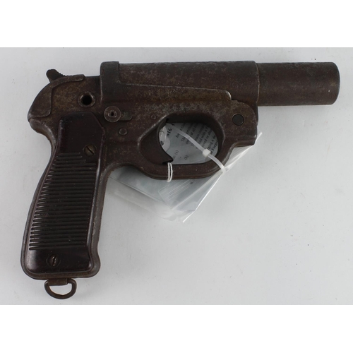 64 - German WW2 LP-42 Flare Pistol, frame marked 