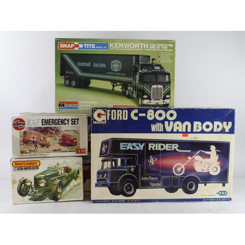 121 - Kits. Five boxed plastic kits, comprising Airfix 1/32 scale Ford Tractor & 40