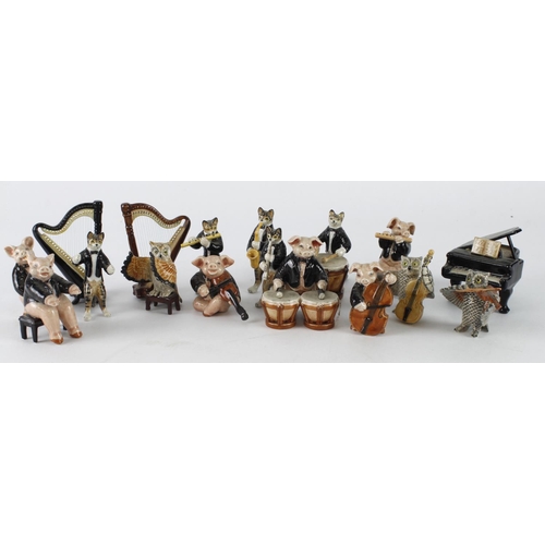 409 - Klima. Fourteen miniature porcelain animals by Klima playing various orchestra musical instruments, ... 