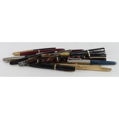 489 - Pens. Nineteen fountain pens, ballpoint pens, etc., makers include Parker, Waterman, Sheaffer, etc.