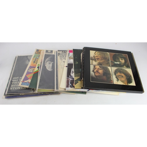 555 - Beatles interest. A collection of fifteen Beatles LP records, including Rubber Soul, Revolver, Beatl... 