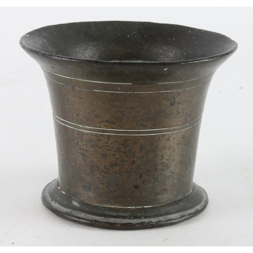 562 - Bronze Mortar, height , diameter 12cm, height 9.5cm approx.