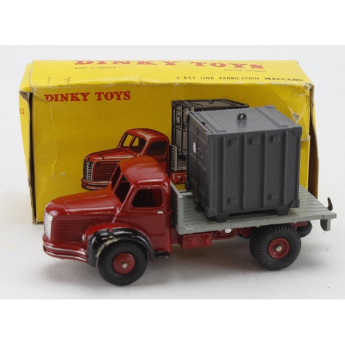 77 - Dinky Toys (French), no. 34B 'Plateau Berliet Avec Container', contained in original box