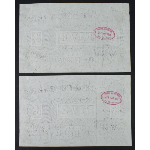 106 - Beale 5 Pounds (B270) dated 17th May 1949 (2), a consecutively numbered pair from a group of 8 conse... 