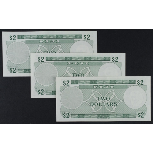 714 - Fiji 2 Dollars (3) issued 1974, signed Barnes & Tomkins, a consecutively numbered run, serial B/2 58... 