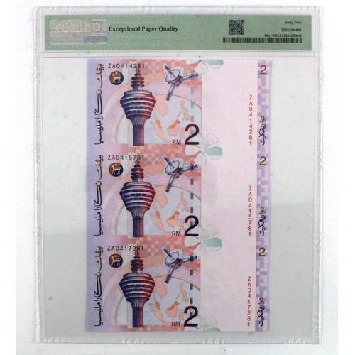 815 - Malaysia 2 Ringgit (3) issued 1996 - 1999, an uncut sheet of 3 REPLACEMENT notes signed A.M. Don, se... 