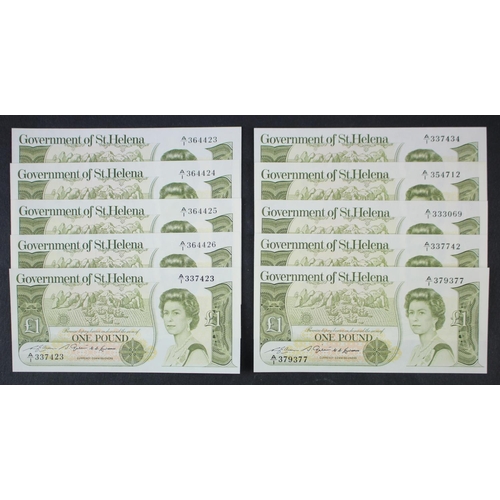 881 - Saint Helena 1 Pound (10) issued 1981, including a consecutively numbered run of 4 notes, serial A/1... 