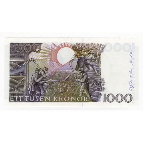 902 - Sweden 1000 Kronor dated 1992, serial 2401220289 (BNB B149d, Pick60a) Uncirculated