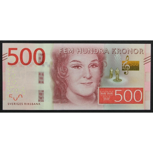 906 - Sweden 500 Kronor issued 2015, serial C441111132 (BNB B158b, Pick73) Uncirculated