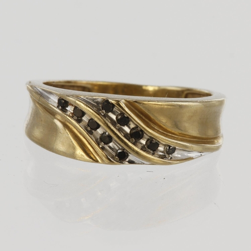 129 - 9ct yellow gold band ring with double diagonal white gold groove set with five round black diamonds ... 