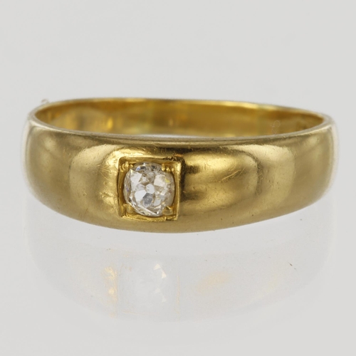 16 - 18ct yellow gold flared band ring set with a single round old cut diamond in a square setting, diamo... 