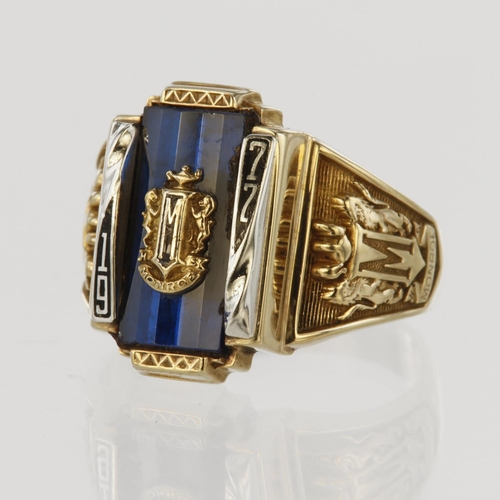 179 - 10ct yellow gold college ring set with blue glass, shoulder decoration shield for Monroe college, da... 