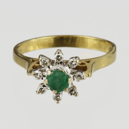 194 - 18ct yellwo gold cluster ring featuring a central round 4mm diameter emerald surrounded by eight rou... 